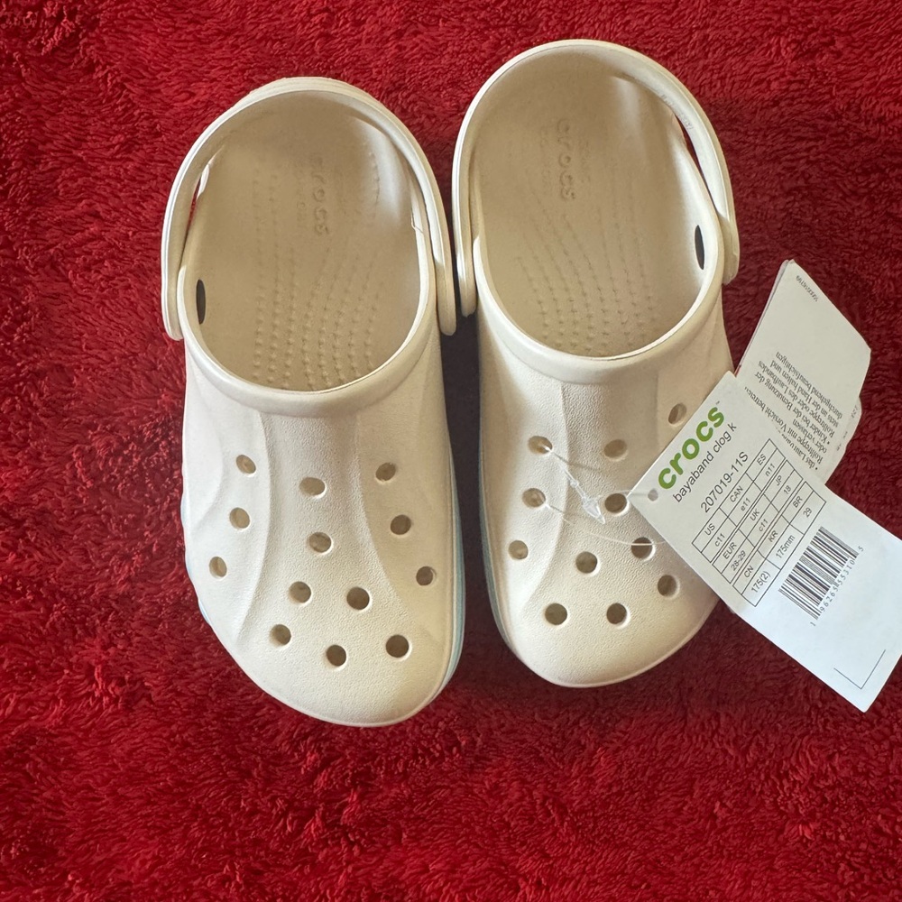 CROCS Kids Classic Clog in Off-White/Cream